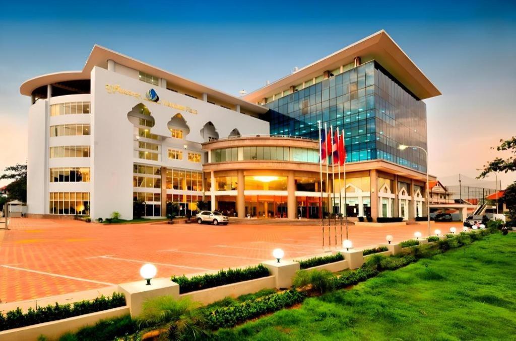 Vientiane Plaza Hotel Exterior photo