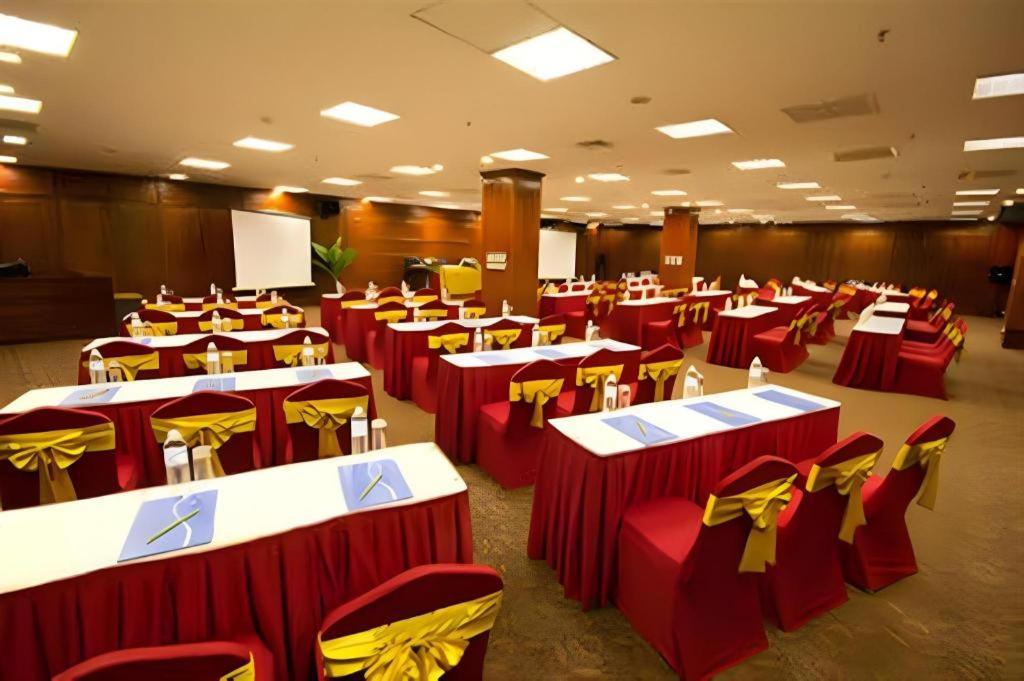Vientiane Plaza Hotel Exterior photo